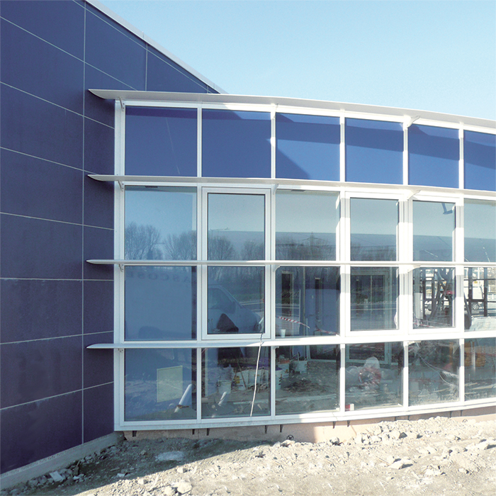 Détail façade vitrée (durant le chantier) - Bâtiment des douanes, Accueil des transporteurs et bureaux