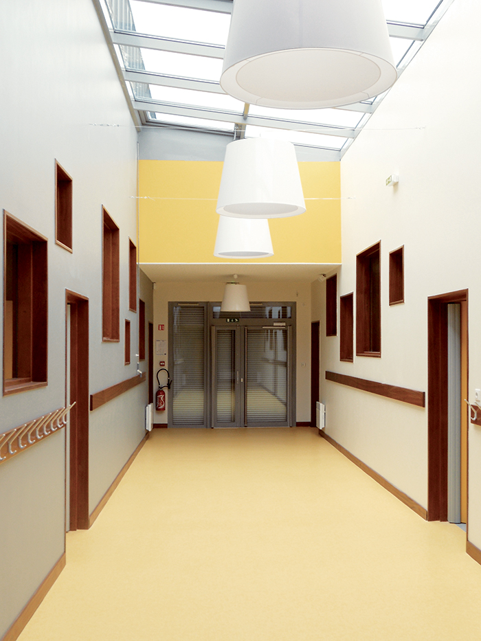 Couloir intérieur - Groupe scolaire Max-Pol Fouchet